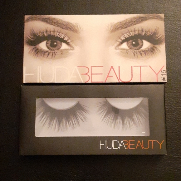 Lashes - Picture 2 of 4